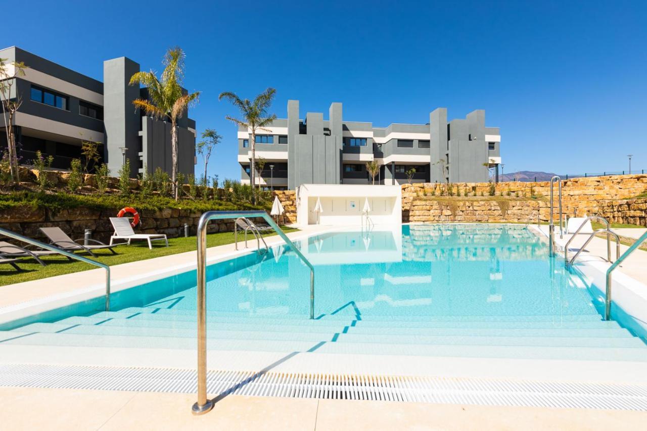 The Golden Oasis Penthouse Apartment เอสเตโปนา ภายนอก รูปภาพ