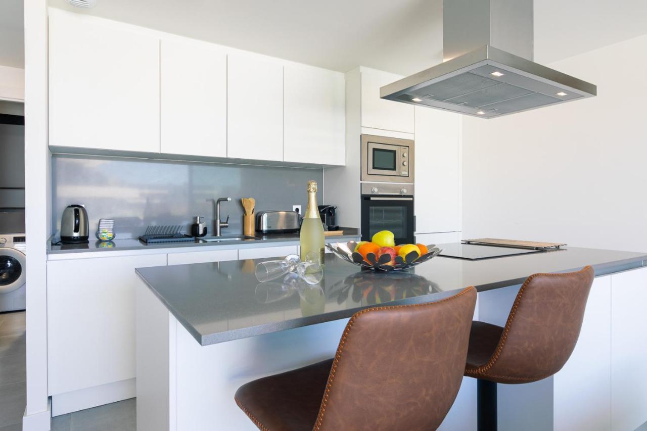 The Golden Oasis Penthouse Apartment เอสเตโปนา ภายนอก รูปภาพ