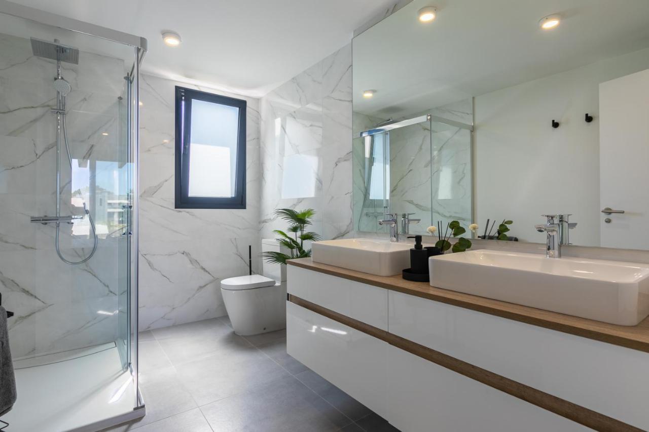 The Golden Oasis Penthouse Apartment เอสเตโปนา ภายนอก รูปภาพ
