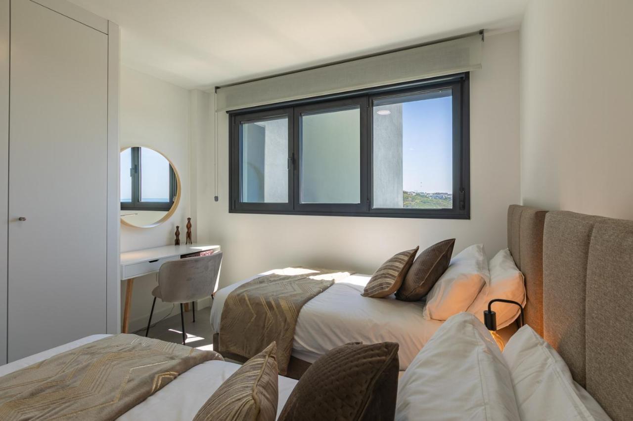 The Golden Oasis Penthouse Apartment เอสเตโปนา ภายนอก รูปภาพ