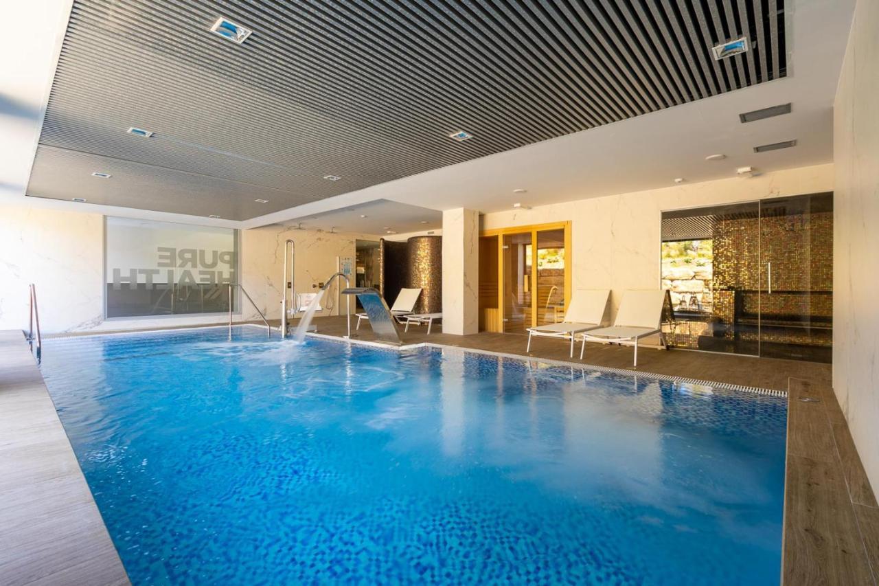 The Golden Oasis Penthouse Apartment เอสเตโปนา ภายนอก รูปภาพ