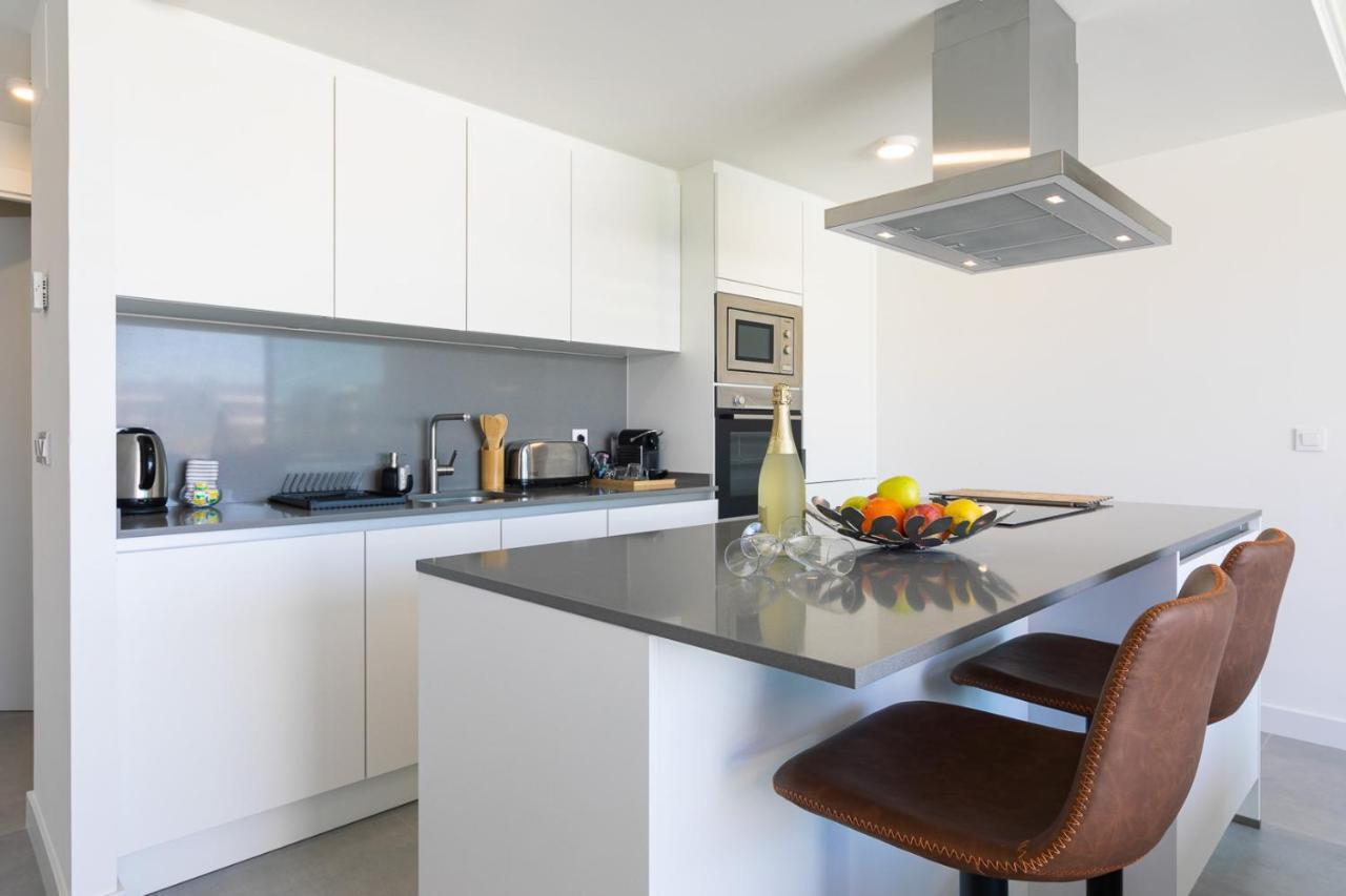 The Golden Oasis Penthouse Apartment เอสเตโปนา ภายนอก รูปภาพ