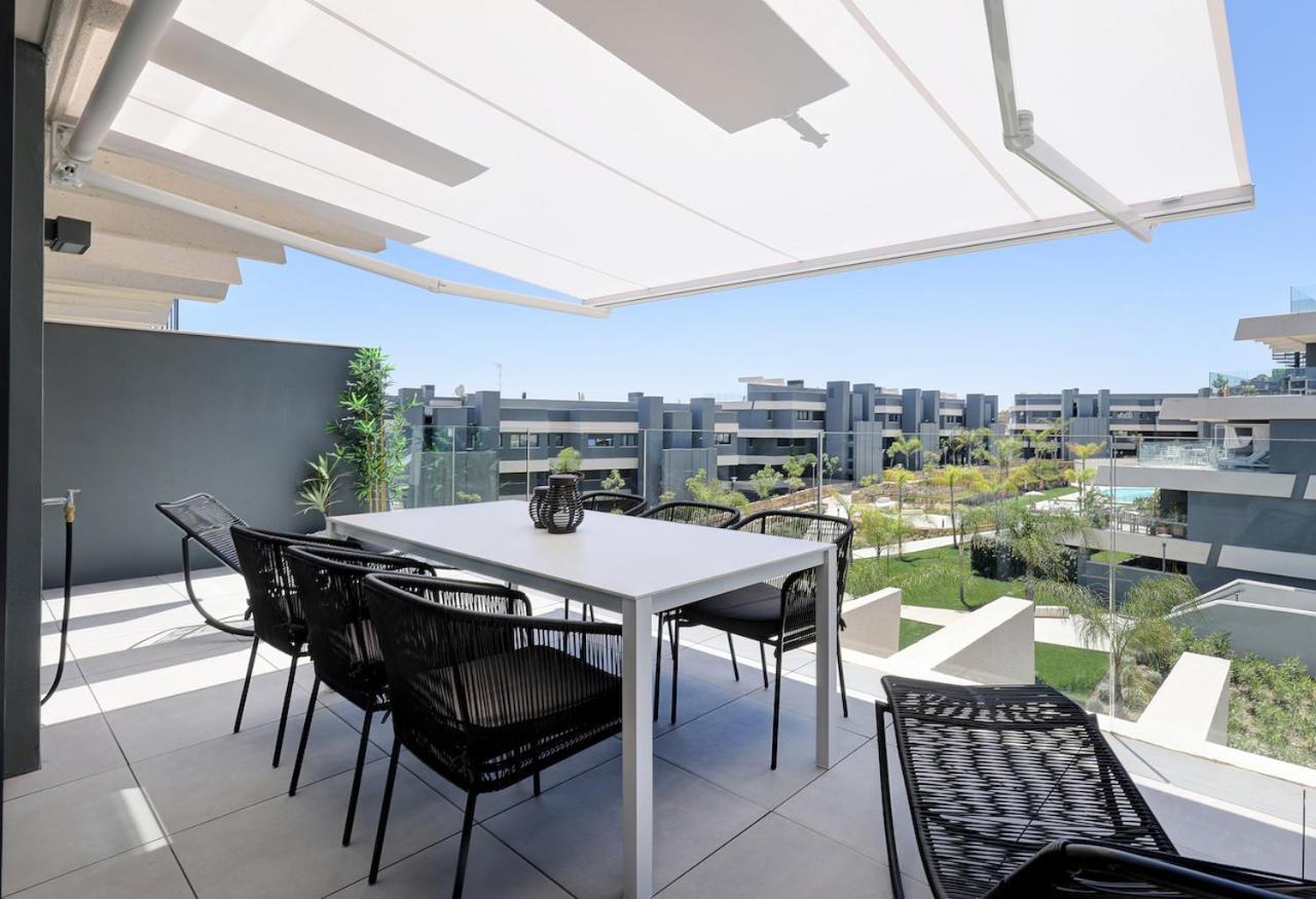 The Golden Oasis Penthouse Apartment เอสเตโปนา ภายนอก รูปภาพ
