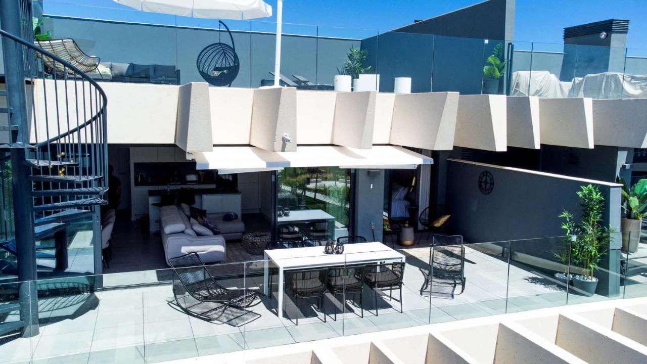 The Golden Oasis Penthouse Apartment เอสเตโปนา ภายนอก รูปภาพ